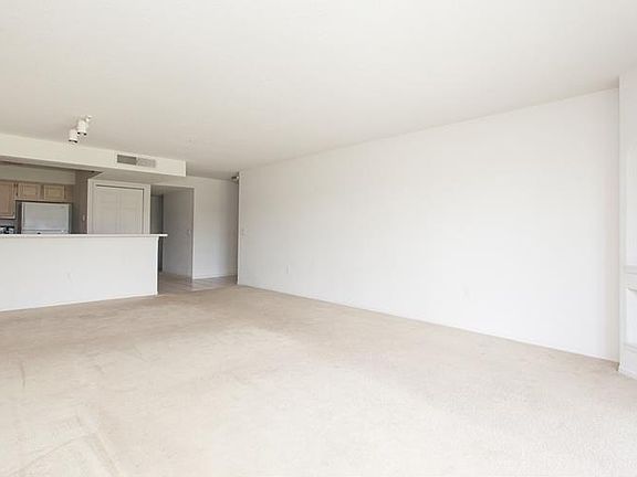 4th image of 14025 Fairway Island Dr APT 336