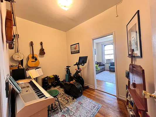 Rented by Compass | media 16