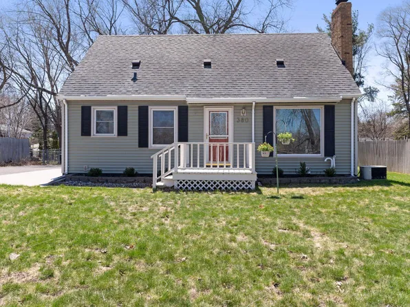 380 Viking Dr E, Maplewood, MN 55117