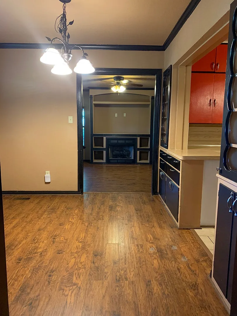 Gorgeous 3 Bed, 2.5 Bath Home in Fort Smith (2,293 sqft) — Photo 4