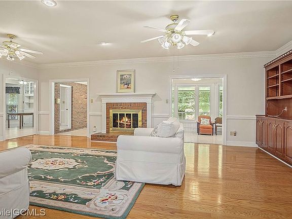 5th image of 824 Ashwood Dr E