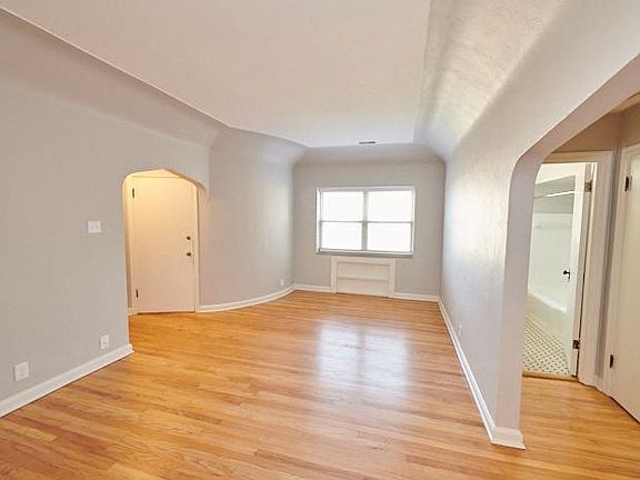 4th image of 5835 Lindenwood Ave APT 3N