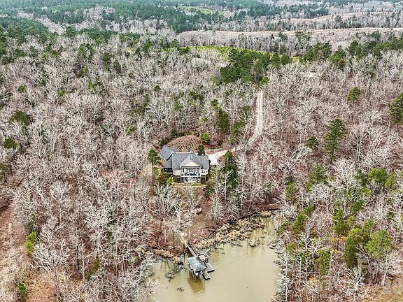 4th image of 27 Wateree Key Ct