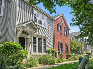 145 Springbrook Trl S, Oswego, IL 60543