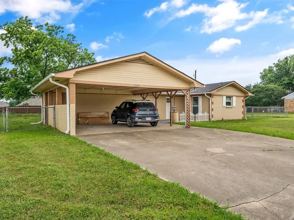 1601 Elizabeth St, Kaufman, TX 75142