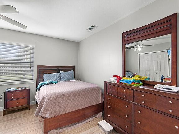 5th image of 972 SE Bywood Avenue