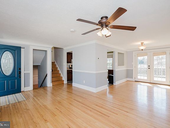 5th image of 200 Wood Valley Ct