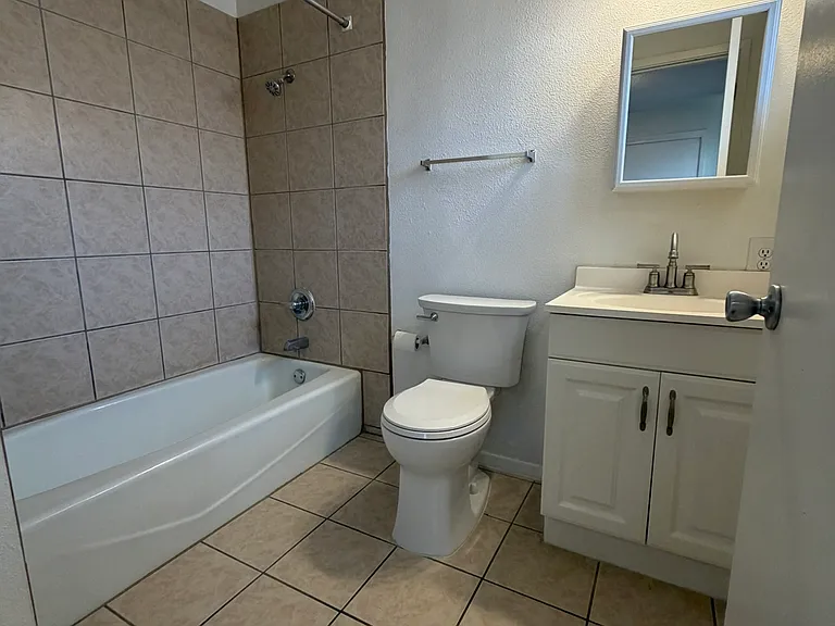 1511 Gold Ave SE #4 — Photo 7