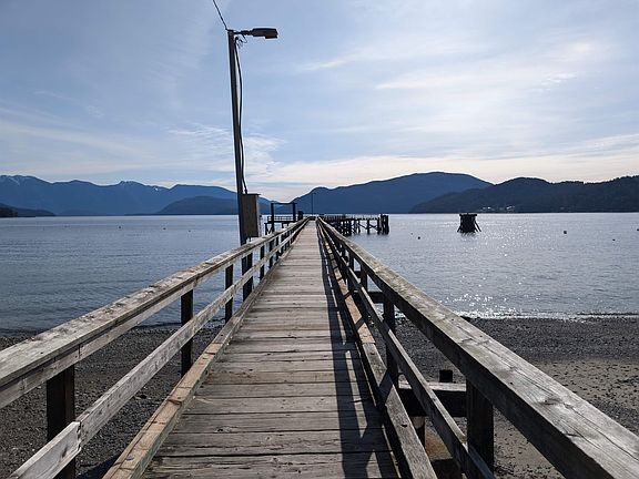 3rd image of 1162 Point Rd