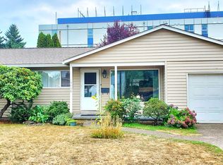 10438 NE Davis St, Portland, OR 97220