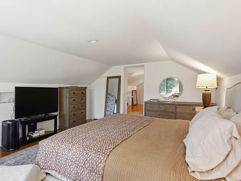 284 E Blithedale Ave — Photo 43