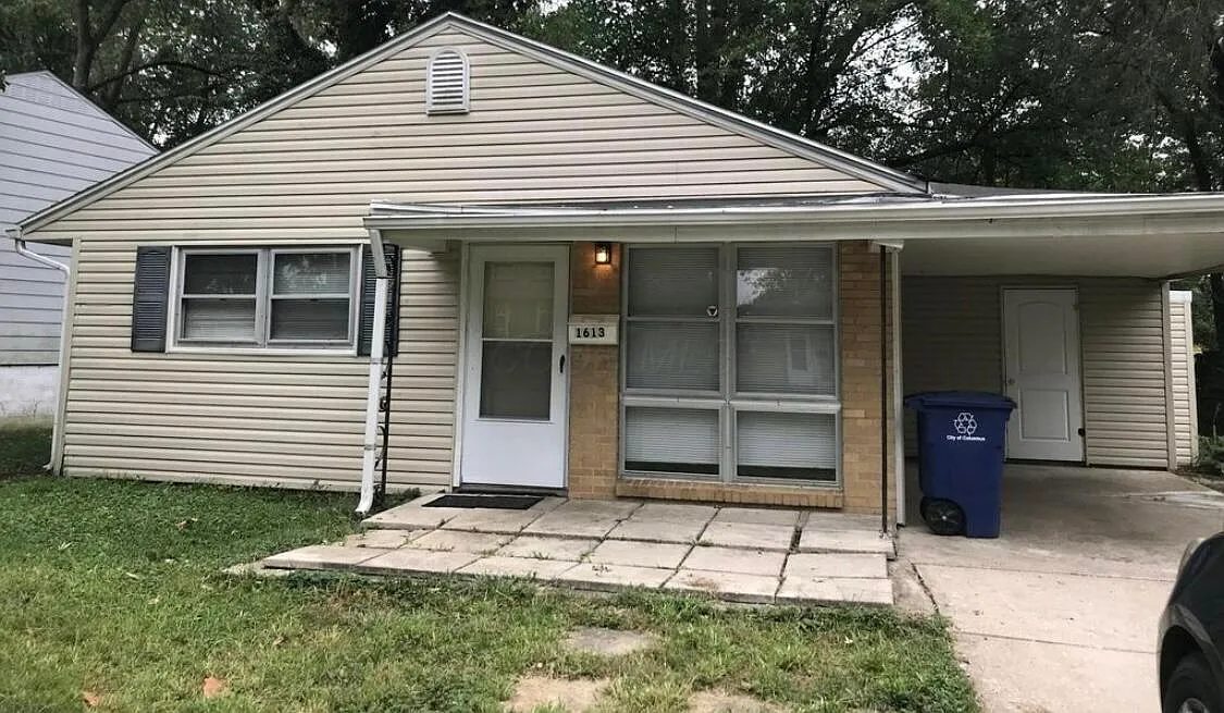 1613 Huxley Dr photo 1
