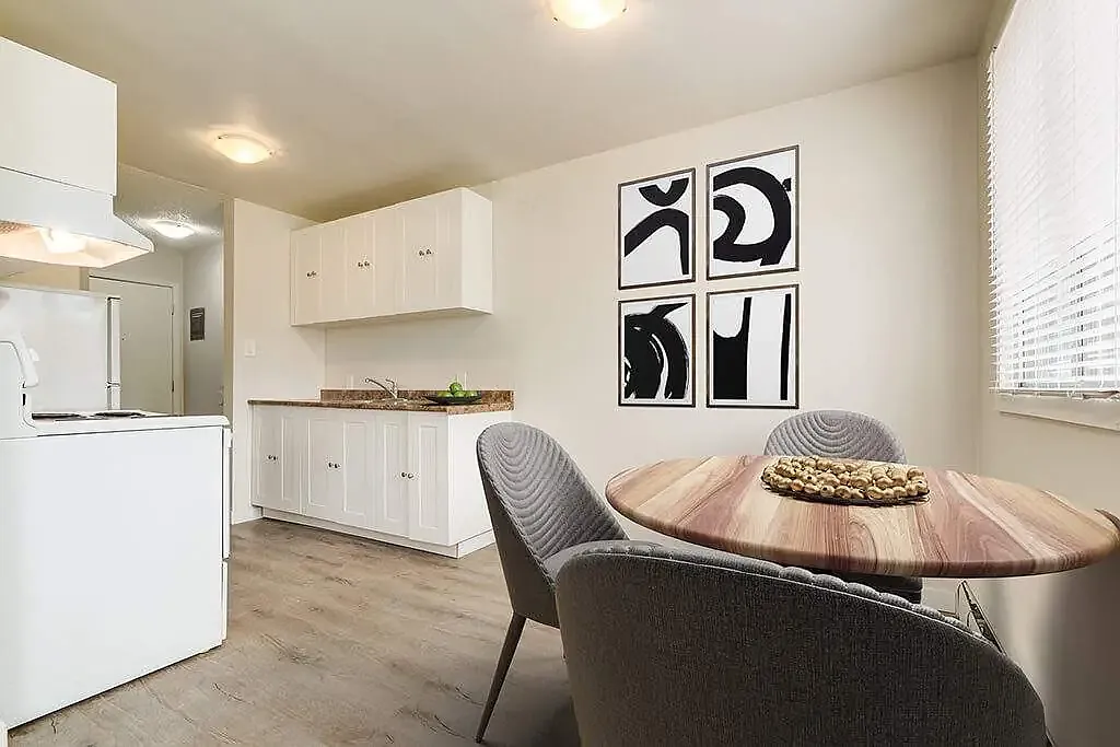 Forest Apartments — Photo 3