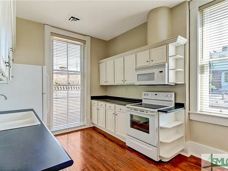 117 W Charlton St — Photo 16