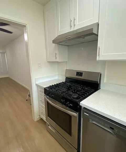 1009 W Huntington Dr #18 — Photo 7