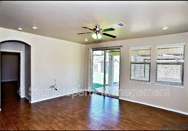 2200 Willie Mier St — Photo 20