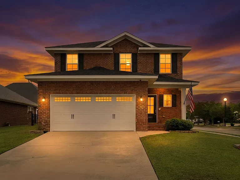 2101 Eureka Way — Photo 1