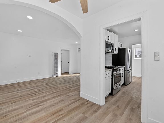 4th image of 3066 Crandall Ave