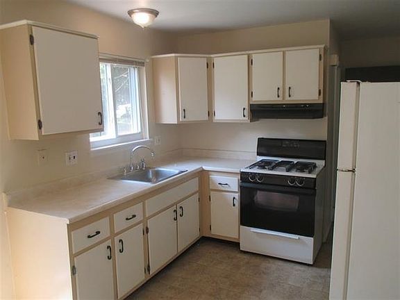 2nd image of 203 N Christine Cir