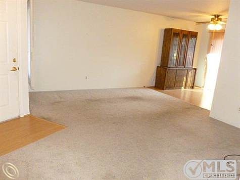 Living Room 2.jpg