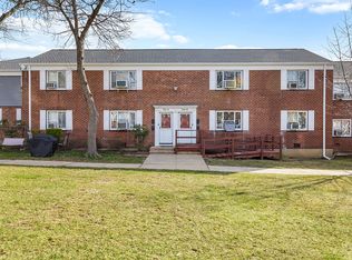 226-10 Manor Rd #U, Queens Village, NY 11427