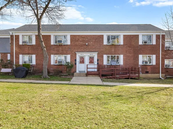 226-10 Manor Rd #U, Queens Village, NY 11427