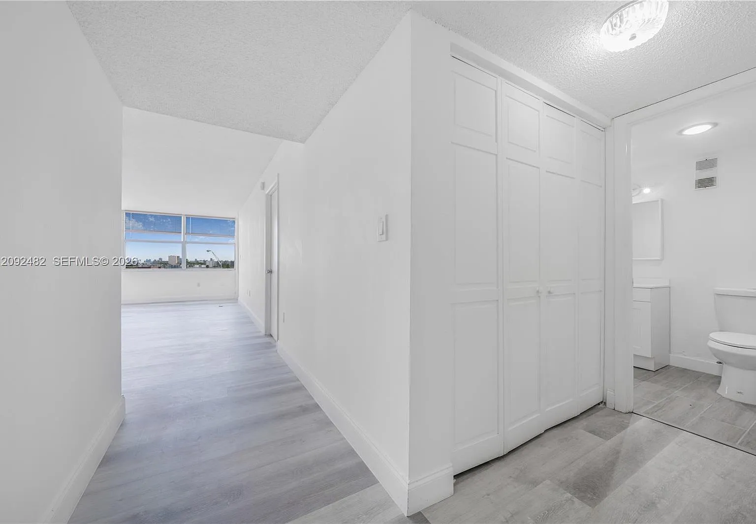 1300 NE Miami Gardens Dr — Photo 4
