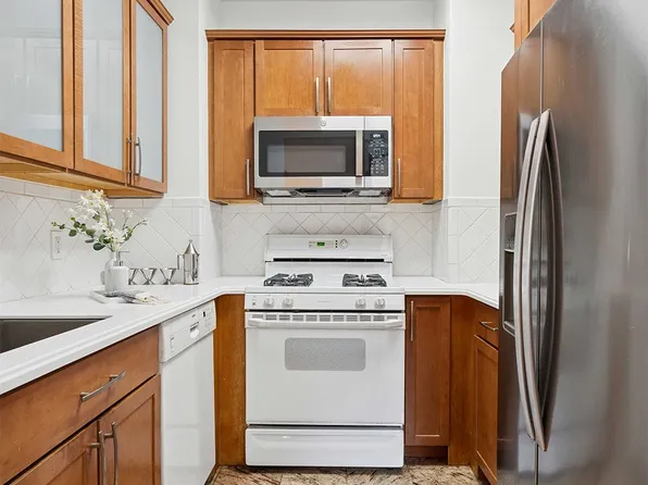 250 West 103rd Street image 5 of 12