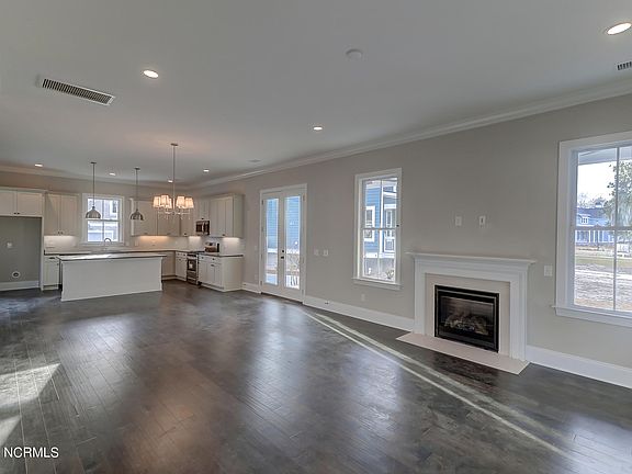 5th image of 1021 Bradshaw Terrace