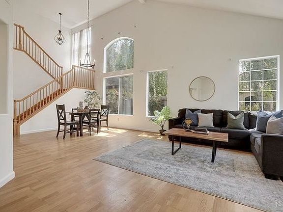 5th image of 130 Sheila Ct