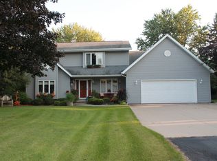 W2845 Schmalz Cir, Appleton, WI 54915