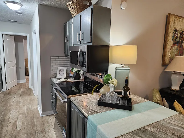 1177 Mohawk St — Photo 12