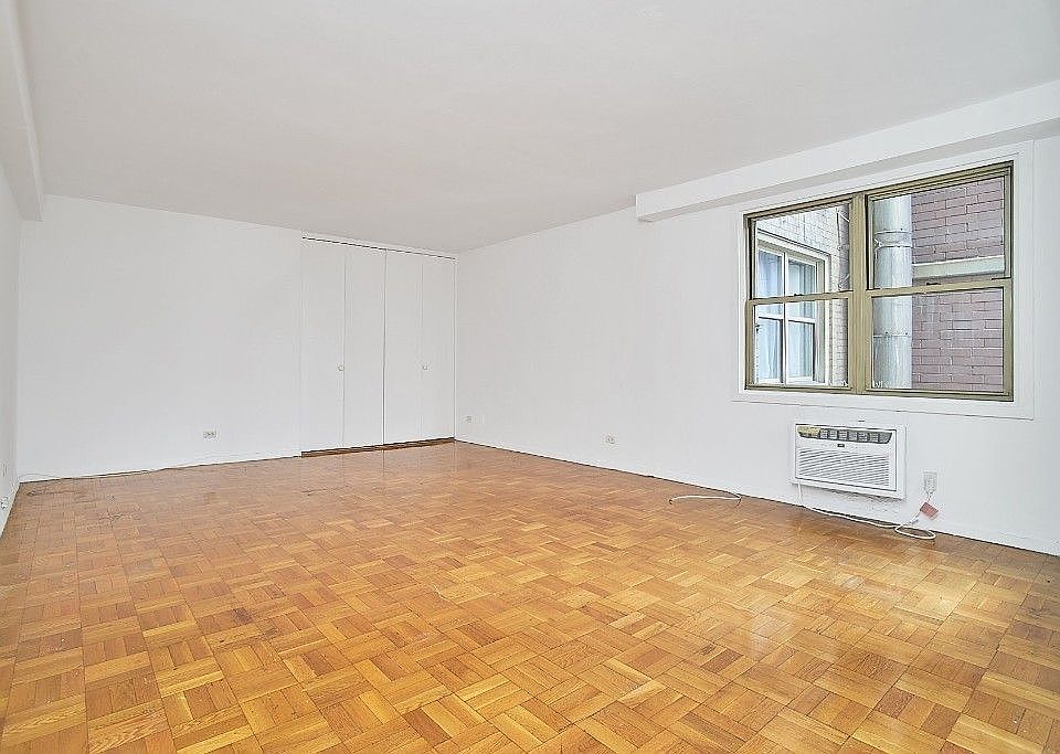 1st image of 350 E 52nd St APT 10A