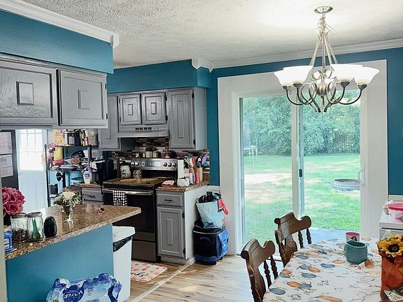 4th image of 601 S Main St