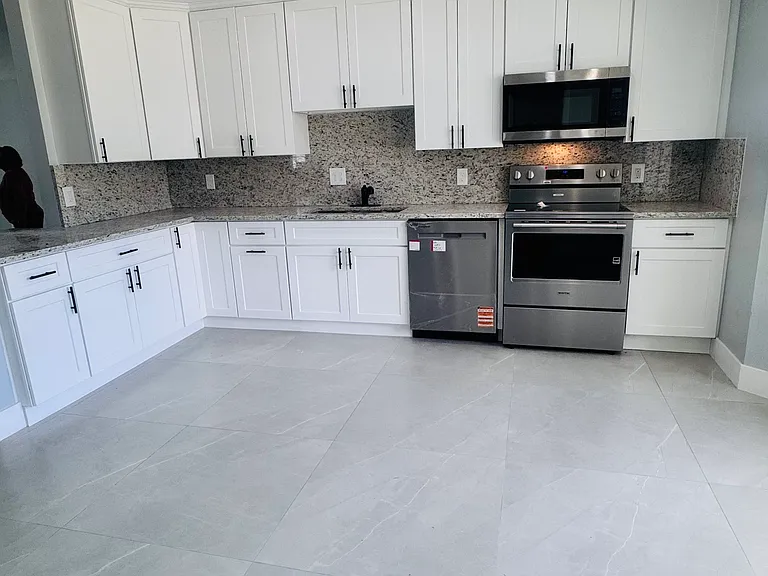 8033 Brocatel Ct — Photo 16