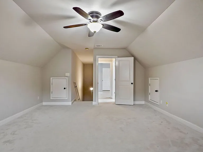 710 Valley St — Photo 28