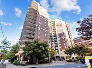 901 N Monroe St APT 903, Arlington, VA 22201