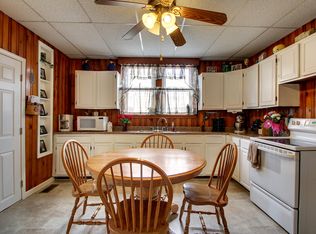 1410 N 4th St, Quincy, IL 62301