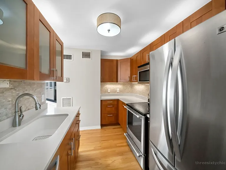 401 E Ontario St #409 — Photo 3