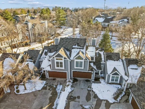 2648 82nd St, Urbandale, IA 50322