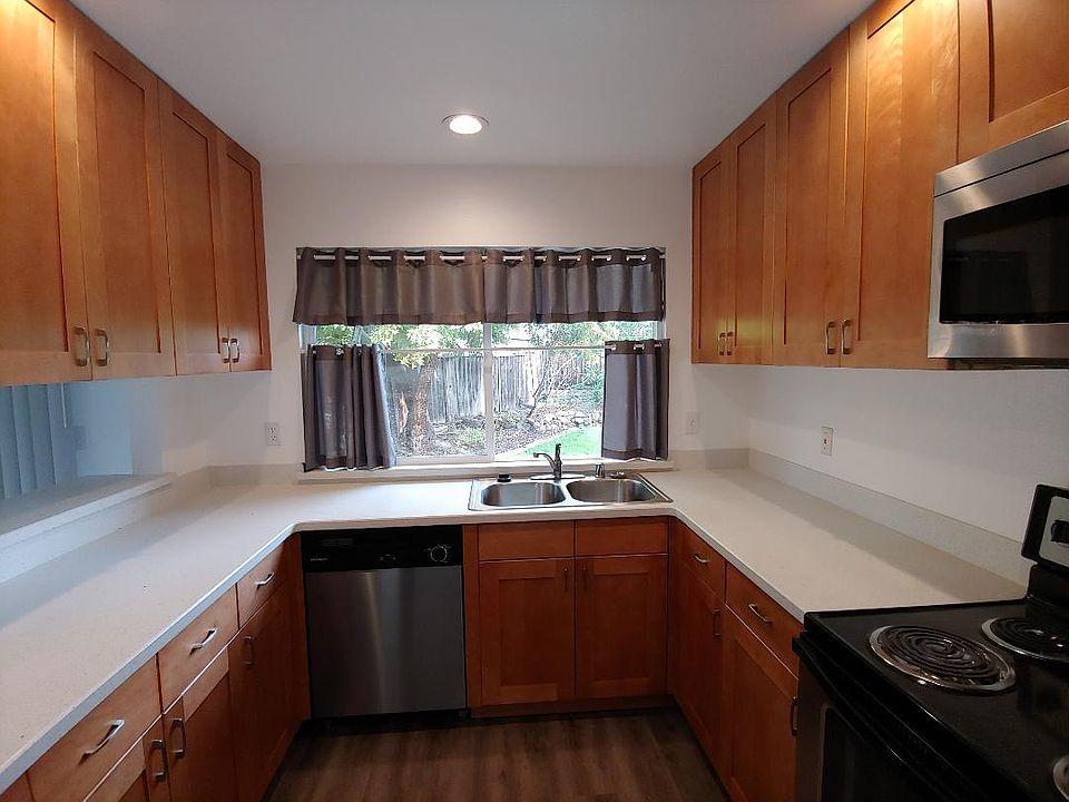 2nd image of 6052 Jacques Dr
