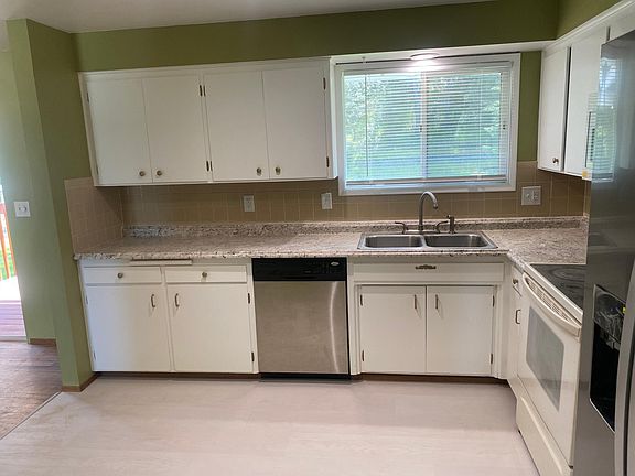 5th image of 4026 S Sundown Dr