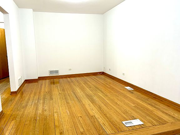 5th image of 329 Englewood Ave
