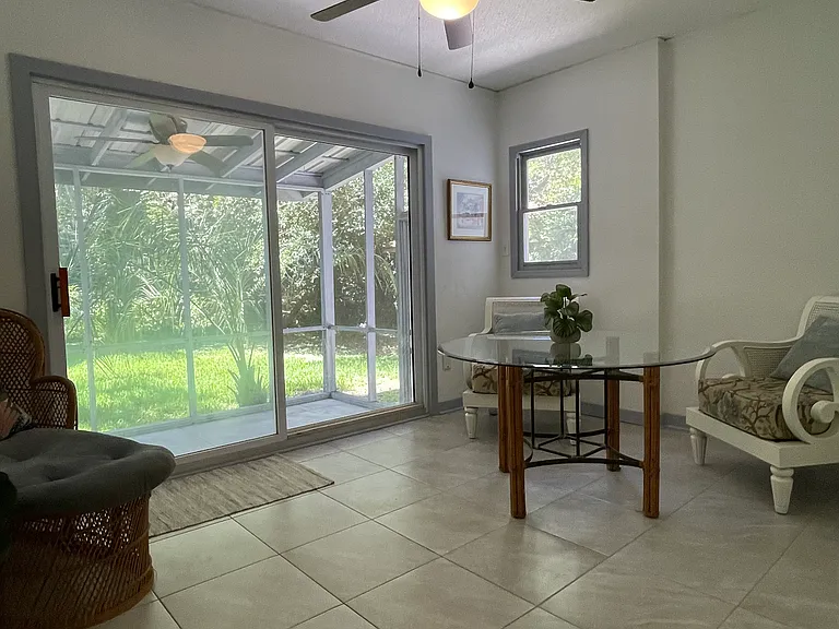 2107 Saint James Dr — Photo 20