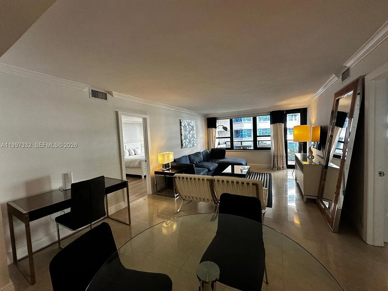The Alexander Condo — Photo 2
