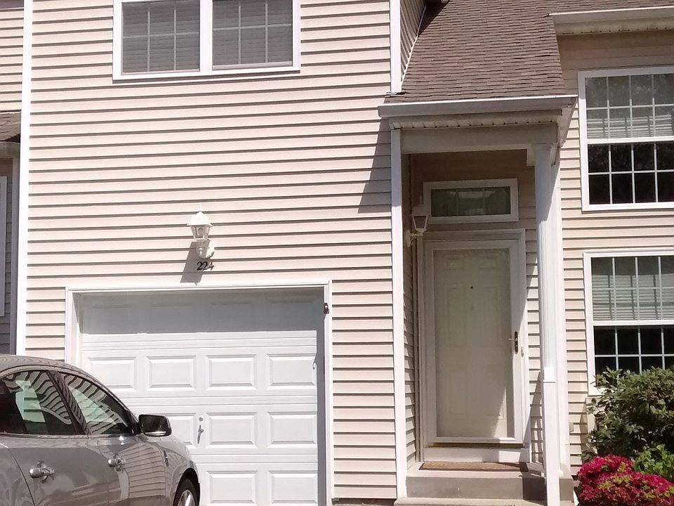 1st image of 224 Kettles Ln