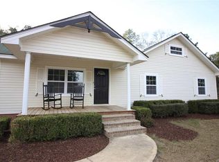 1348 Edwin Reynolds Rd, Cottonwood, AL 36320