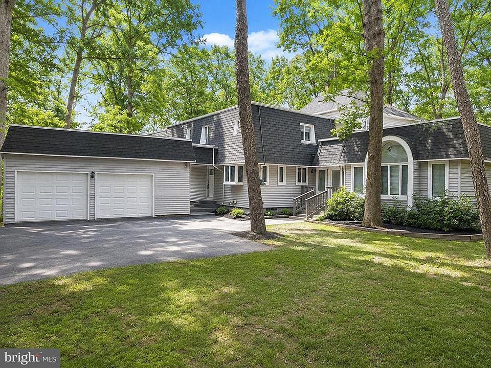 1st image of 150 W Centennial Dr