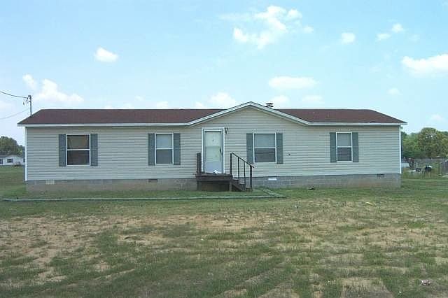 1st image of 208 Lakeshore Dr