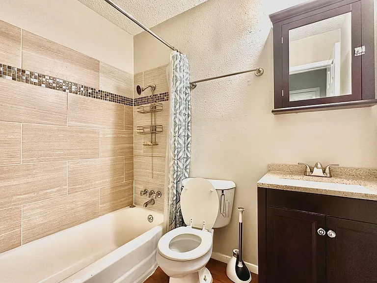 2401 Manor Rd #224 — Photo 5